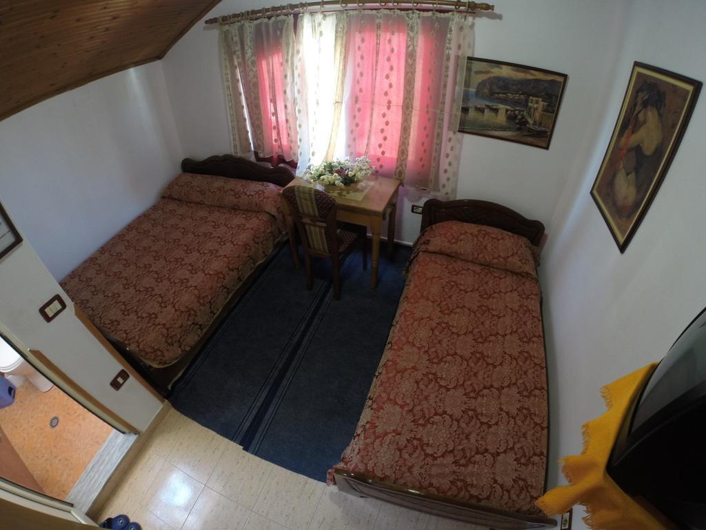 Hotel Ideal Shkodër Стая снимка